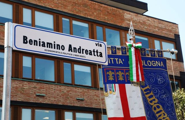 Nel centro di Bologna una via intitolata a Beniamino Andreatta