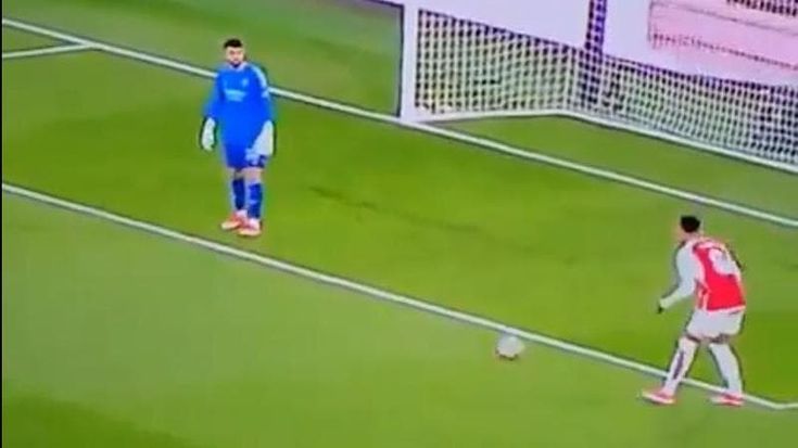 L’assurdo rigore non concesso in Arsenal-Bayern. L’arbitro: “In Champions non lo fischio per una cosa del genere”