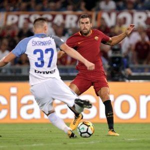 Roma, Strootman verso Garcia. Parte anche Emerson, gioco al rialzo per Barella