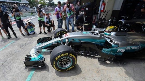 F1, Gp Brasile: paura per il team Mercedes, aggressione fuori dal circuito