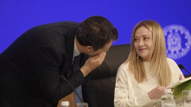 Piano decennale per la casa e la promessa di 10 miliardi. Accise: aumenta la benzina