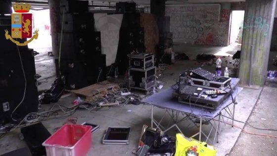 Rave party in un immobile dismesso, arriva la polizia: 31 denunciati