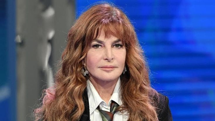 Giuliana De Sio: “La mia carriera al cinema interrotta per colpa di una calunnia. Ho detto di no a Godard e non mi pento. A teatro sono una star”