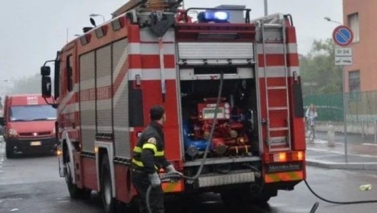 Fiamme nel capannone della chiesa russa ortodossa di Santa Caterina martire a Roma