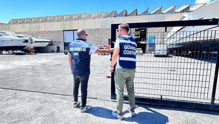 Da Torre Annunziata a Castellammare, veleni nel Sarno e in mare: sequestrati dodici cantieri nautici