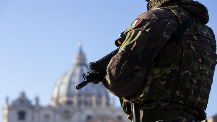 Minniti: “I terroristi puntano su Roma, chi mi sostituirà non azzeri tutto”