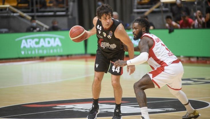 La Virtus incontenibile a Venezia, Sampson debutto ok