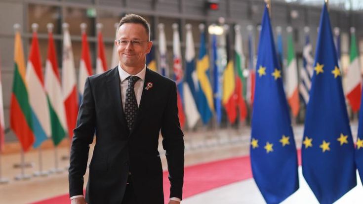 Shock a Bruxelles: “Il ministro di Orbán è la talpa di Lavrov”