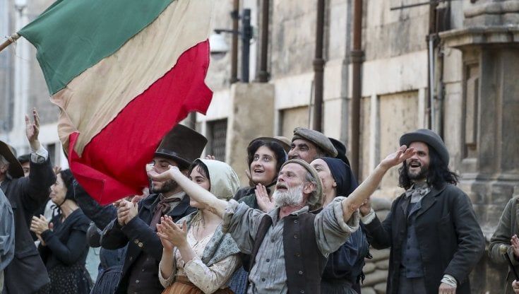 Palermo trasformata in un campo di battaglia del 1860: le foto di scena del "Gattopardo"
