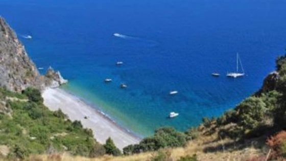 A Scario riapre la “Resima”, una delle spiagge più belle d’Italia