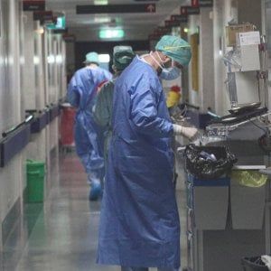 Coronavirus, oggi 33 decessi in Liguria. Toti: "Purtroppo sono in crescita"