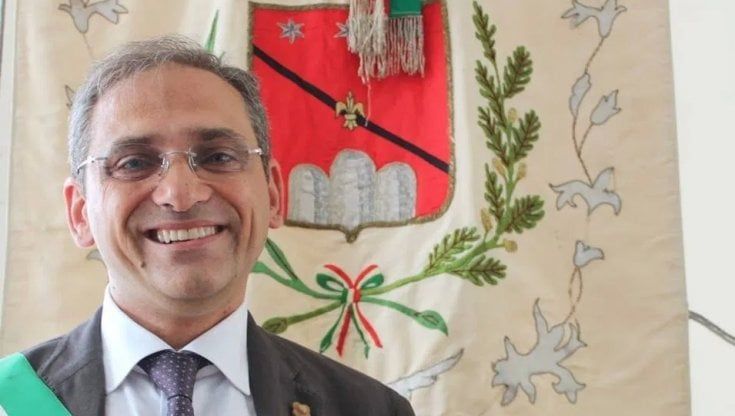 Brusciano, la denuncia del sindaco Montanile: "Abbandonato dai consiglieri perché mi batto contro il crimine" 