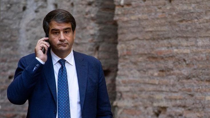 Pnrr, la clausola di Fitto ai Comuni: “Chi ritarda paga”
