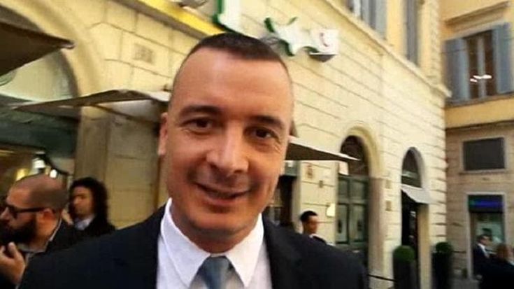 Casalino, paura dopo l’incendio a Villa Borghese: “Piazzale Flaminio a rischio, troppe bancarelle”