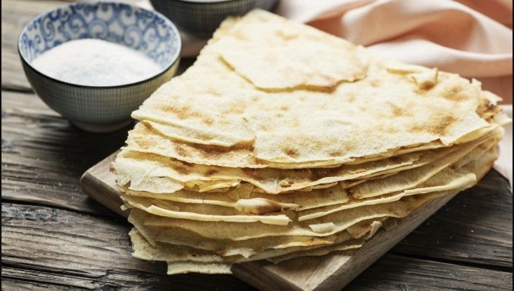 Mattarello, grano duro e forno a legna: il pane carasau sul filo della memoria