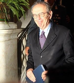 Padoan a Visco: "C'&egrave; tempo per le riforme. Siamo capaci da soli"