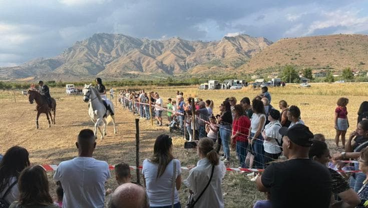 Mojo Alcantara, torna la Fiera del bestiame: otto giorni tra tradizione, fede e spettacoli