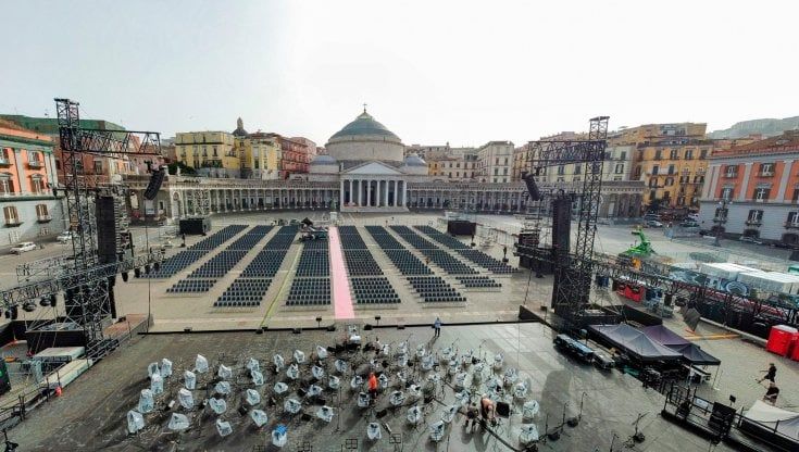 Spettacolo Carmen, mille medici in piazza e c'è anche Pennac
