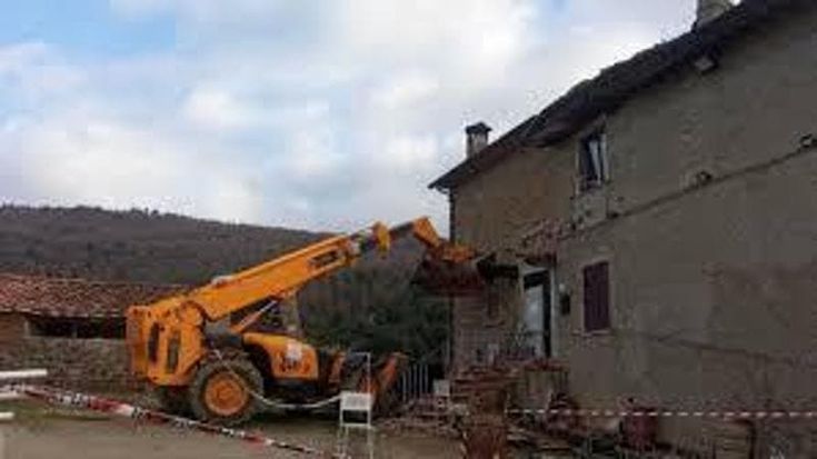 Uccise il vicino che gli demoliva casa, il parroco crea un comitato per sostenerlo
