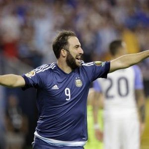 La Juventus paga la clausola: 90 milioni, ora Higuain è suo