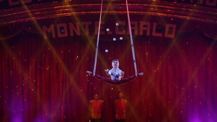Giocolieri, trucchi, acrobati e pagliacci: a Firenze la magia del circo a Natale (senza animali)