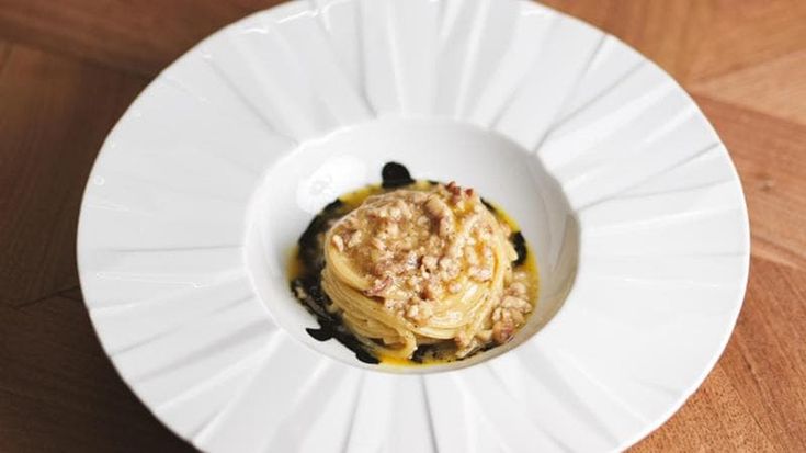 Non solo tortelli e cappone: cinque ristoranti per un pranzo di Natale alternativo