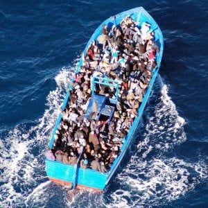 Tunisia, decine di dispersi in mare. Sale il bilancio del naufragio