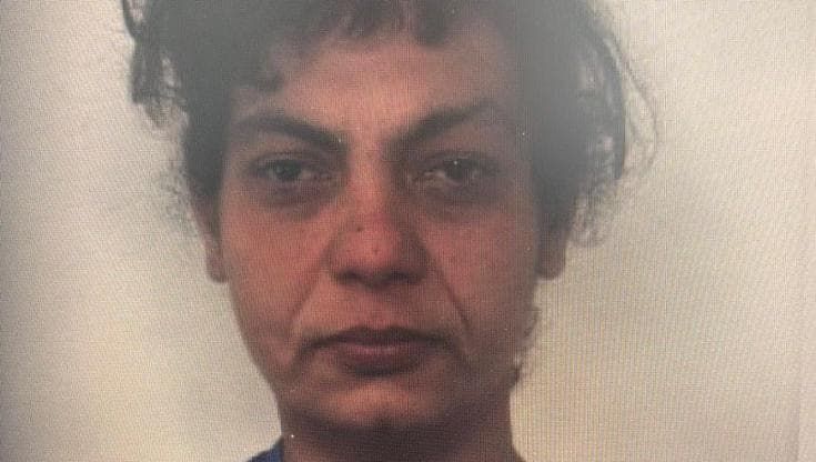 Caccia all’assassino della romena uccisa a Catania: la questura diffonde foto e identità della donna