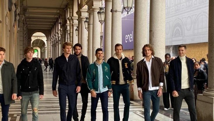 Atp finals, gli 8 big sfilano per le strade del centro.  Berrettini: “Torino è con me” 