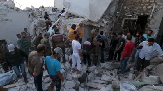 Siria: raid governativo su piazza del mercato, decine di civili uccisi