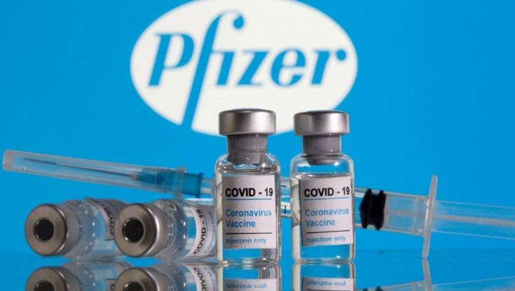 Vaccini, Pfizer anticipa le consegne, rientra l'allarme in Piemonte 
