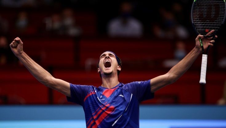 Allo Sporting di Torino sagome di Sonego per celebrare la vittoria su Djokovic