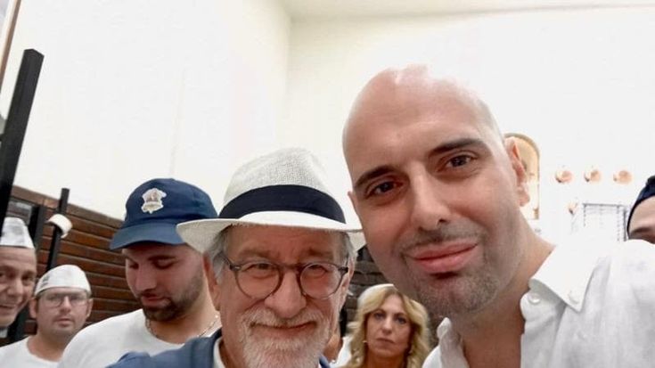 Spielberg innamorato di Pozzuoli, pensa a un set al Rione Terra