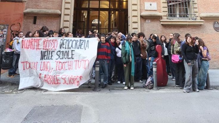 Occupazioni a scuola, i presidi: “Siamo contrari, ma i ragazzi hanno ragione. Parliamo con loro”