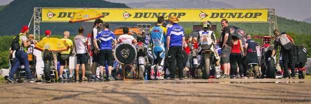 Il weekend del motocross<br />con 43 piloti scatenati