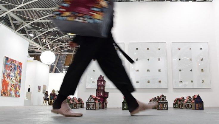Torino, Artissima nell’anno dopo la pandemia va “Controtempo”