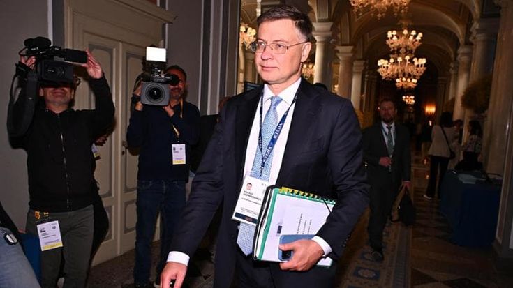 Dombrovskis sulla flessibilità: “Le regole attuali già aiutano”. Si tratta sulla lettera di Roma