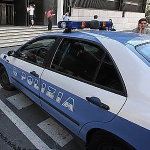 Brindisi, violentato mentre aspetta il treno: arrestati due trentenni