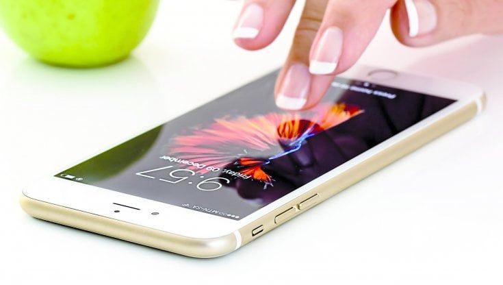 Oroscopi, meteo &CO. La scure dell'Autorità sui servizi a pagamento via smartphone: un business da 800 milioni