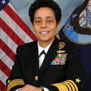 Un'ammiraglia donna e afroamericana  per la base Nato di Napoli