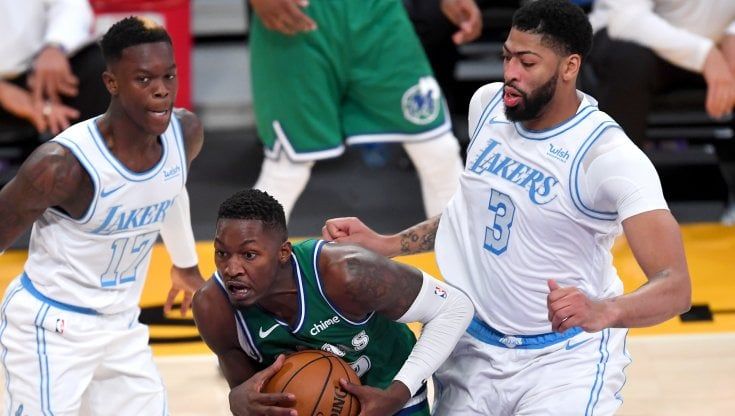 Basket, Nba: i Lakers si riscattano. Brooklyn travolge Boston