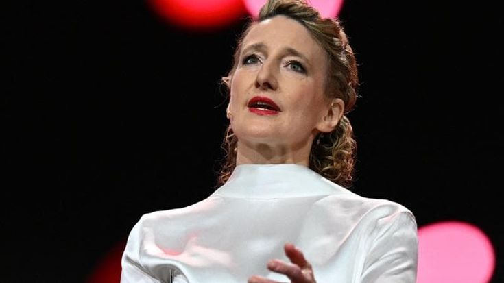 Berlinale sotto assedio: la foto che scuote il festival e fa tremare la direttrice Tricia Tuttle