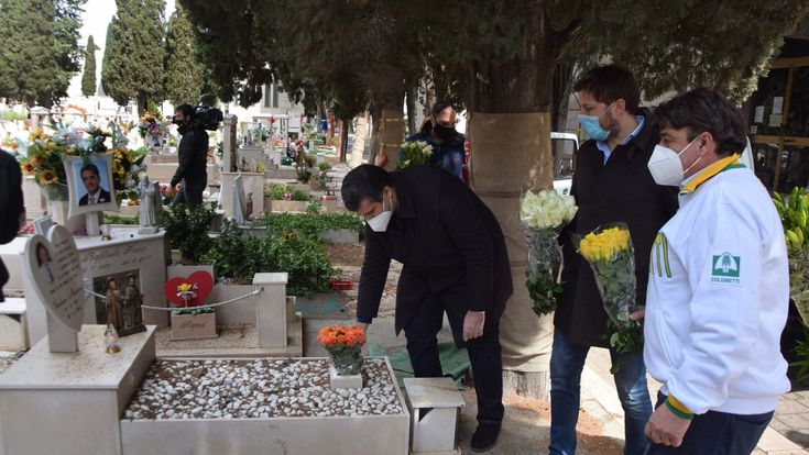 Un funerale per i morti che non l’hanno avuto