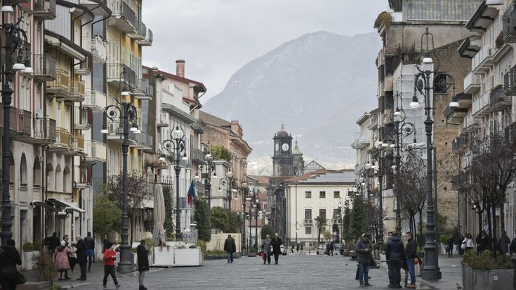 Avellino ha chiuso. E non solo la domenica