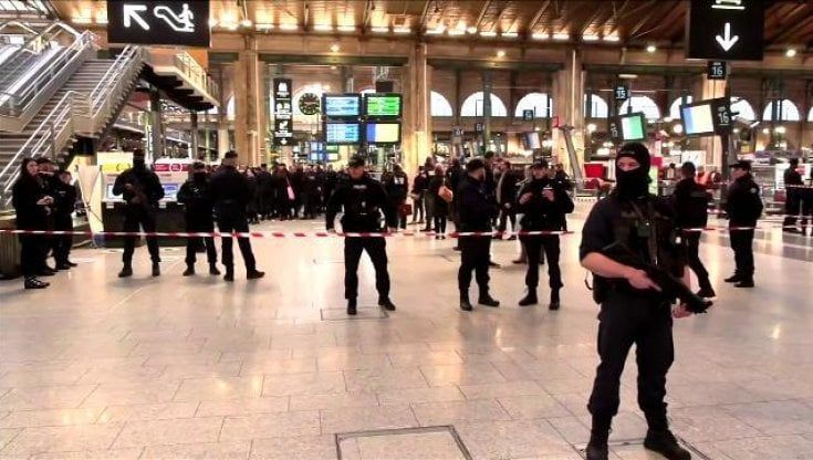 Parigi, sei persone accoltellate alla Gare du Nord