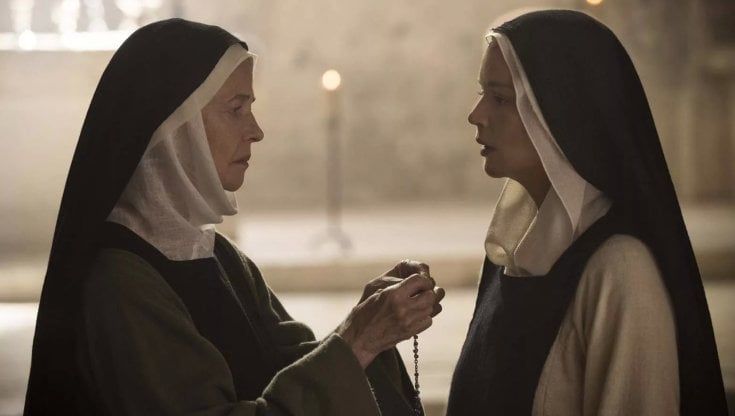 Cannes, 'Benedetta' di Verhoeven: uno scandalo che gira a vuoto