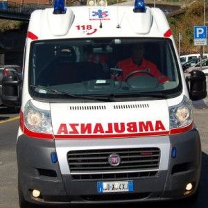 Rimprovera bambino, soccorritore pestato a Palermo