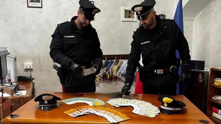 Arrestati i ladri dei “gratta e vinci”, usavano un’auto francese per mimetizzarsi tra i turisti