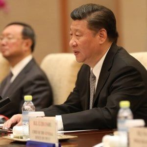 Cina, 25 miliardi di dollari per salvare la Borsa