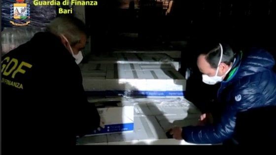 Altamura, mascherine di 1 euro vendute a 40:  sequestrato un carico in una ferramenta